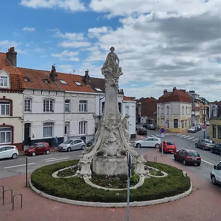 Duplex Le Voltaire A 900m De La De Malo Les Bains *